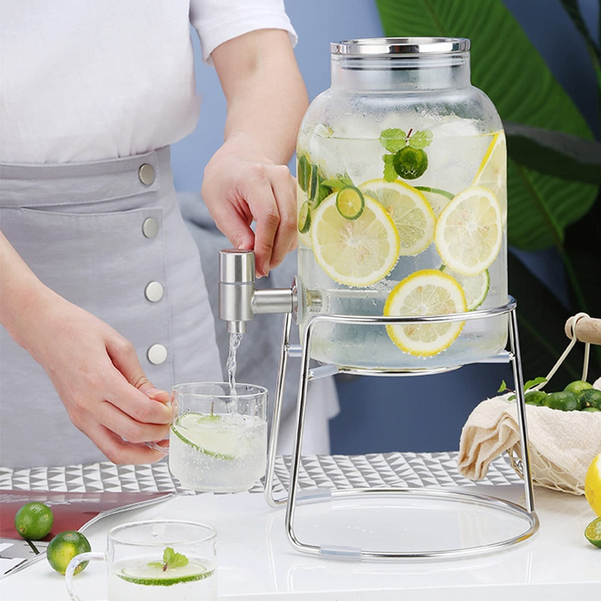 Large-capacity Glass Pitcher with Lid and Faucet P3965